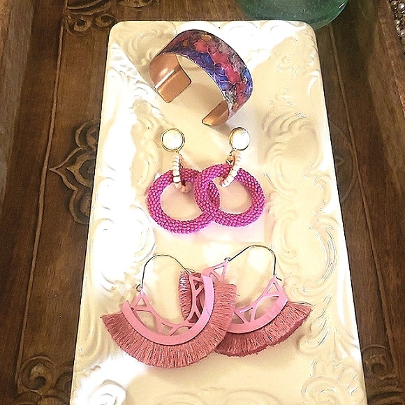 Pink and Purple Jewelry Bundle~ 2 pairs Earrings and a Unique Cuff/Bracelet - Picture 11 of 11